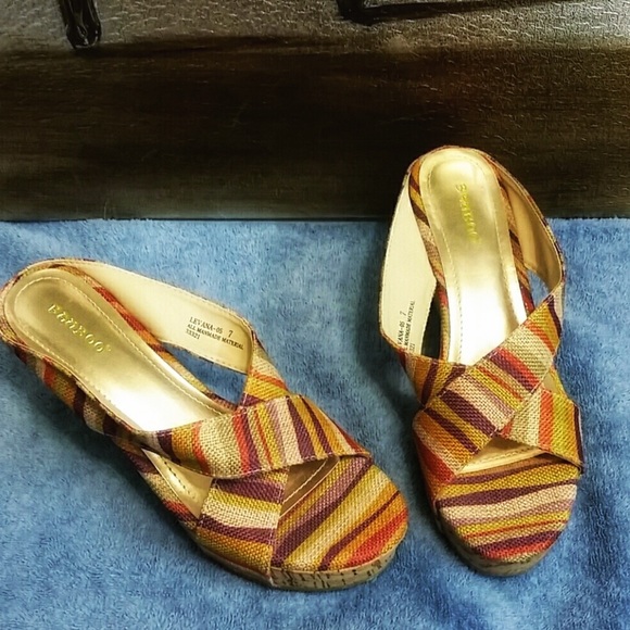 BAMBOO Shoes - Bamboo Levana Wedges